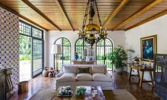 Imagem 2: CASA COM MUITO JARDIM NO JARDIM AMÉRICA