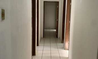 Imagem 7: Casa com 4 quartos, gradeada, lajeada, área de lazer com churrasqueira, quintal, por R$ 30