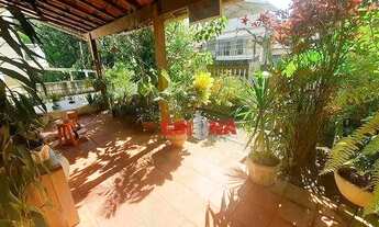 Imagem: Casa com 6 dormitórios à venda, 218 m²