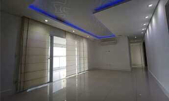 Imagem 2: Apartamento em localização privilegiada na Ponta da Praia, com 3 dormitórios, uma suíte e