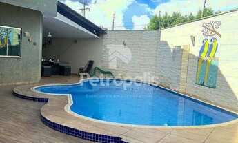 Imagem 2: Casa na 704 Sul com 4 quartos, piscina em 2 lotes por R$ 1.100.000,00