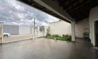 Imagem 4: Imóvel para venda possui 350 metros quadrados com 4 quartos