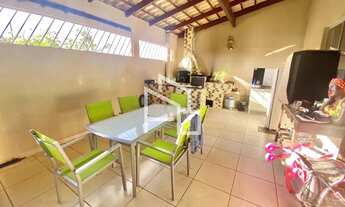 Imagem 3: Espaçosa casa para venda com 4 quartos em Parque Atheneu - Goiânia - GO