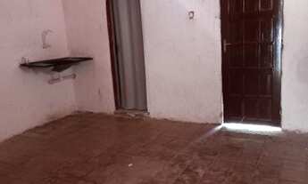 Imagem 5: Casa em rua pública