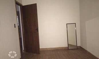 Imagem 6: Casa terréa, em vila com portão Automático