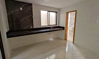 Imagem 6: Casa para venda possui 180 metros quadrados com 3 quartos em Santa Amélia - Belo Horizonte