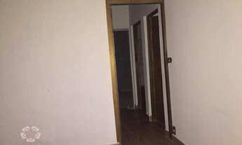 Imagem 3: Casa terréa, em vila com portão Automático