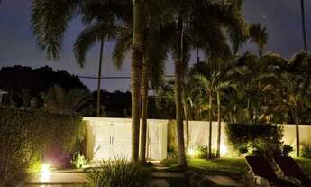 Imagem 2: Casa duplex de 280 m2, situada em condomínio de local agradável e tranquilo com segurança