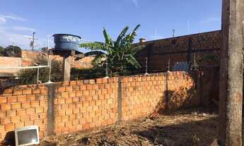 Imagem 4: Casa para venda tem 100 m² com 3 quartos em Jardim Aeroporto - Apucarana - PR