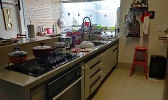 Imagem: Casa em rua fechada com porteiro