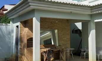 Imagem 2: Casa de condomínio para venda possui 329 metros quadrados com 4 quartos