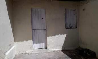 Imagem 3: Casa com 70m², 2 quartos, 01 banheiro, cozinha, sala, quintal e lavanderia. Próximo a Esco