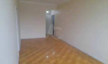 Imagem 2: Ótima localização, três quartos mais dependência completa, garagem