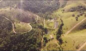 Imagem 3: Terreno bom com cachoeira