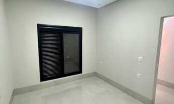 Imagem 2: Casa térrea de excelente padrão no condomínio Belvedere 2 em Cuiabá com 3 suítes