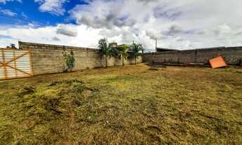 Imagem 3: Terreno de chácara murado