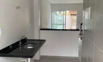 Imagem 7: Duplex com 3 quartos, rua calçada, ônibus na porta, a poucos metros da avenida principal