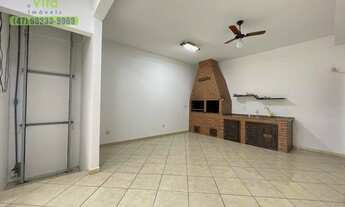 Imagem 2: Casa com 7 dormitórios para alugar, 254 m² por R$ 4.259,00/mês - Centro - Blumenau/SC