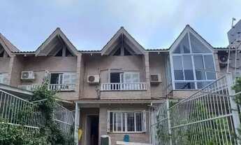 Imagem: Casa em Porto Alegre, no bairro Guarujá