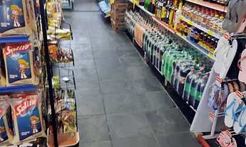 Imagem: Mercado Faturando 330 mil por 670 mil em