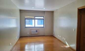 Imagem 3: Várzea - Sala Ampla - 3 Quartos (Sendo 1 suíte) - Varanda - Frente Rua - 2 Vaga Carro - Po