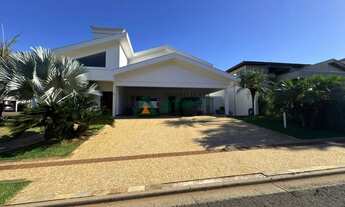 Imagem: Casa em condomínio com 04 suítes na região