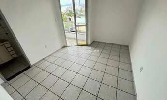 Imagem 3: Apartamento à venda - 2 quartos (1 suíte) com sacada e garagem!