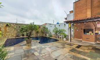 Imagem 3: Sobrado para aluguel e venda possui 290 metros quadrados com 4 quartos