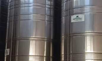 Imagem 2: Industria de Cachaça Cachaçaria com Canavial em Produção Aparecida de Goiânia Pronta para