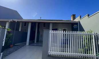 Imagem 2: Casa no centro da Picarras com 2 dormitorios 1 banheiro