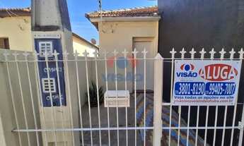 Imagem: Casa com 3 cômodos disponível para locação