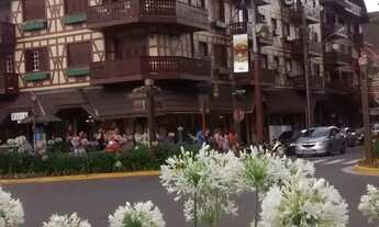 Imagem: Apartamento em Gramado junto a rua coberta