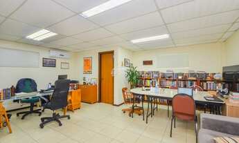 Imagem 6: Barracão à venda com 658 metros quadrados no bairro Bacacheri - Curitiba - PR