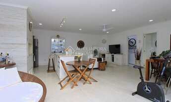 Imagem 3: Ótima casa em rua silenciosa com 03 dormitórios, 02 banheiros sociais, ampla sala com lare