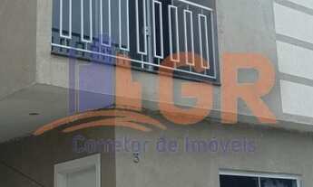 Imagem 2: Sobrado para Venda em Curitiba, Uberaba, 3 dormitórios, 1 suíte, 3 banheiros, 2 vagas