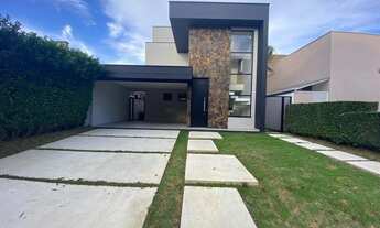 Imagem: Sobrado grande com 3 suítes e piscina no