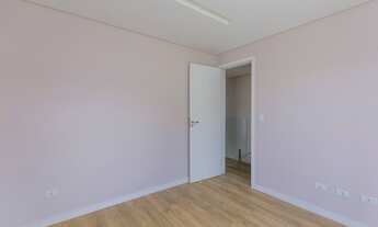 Imagem 4: Sobrado para venda possui 131 metros quadrados com 3 quartos em Santa Cândida - Curitiba