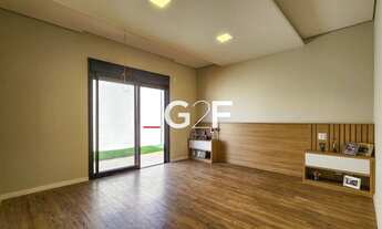 Imagem 1: Casa de condomínio térrea para venda tem 235 metros quadrados com 3 quartos