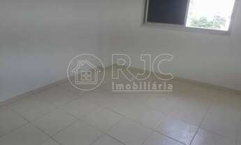 Imagem 4: Apartamento para venda possui 71 metros quadrados com 2 quartos em Grajaú - Rio de Janeiro