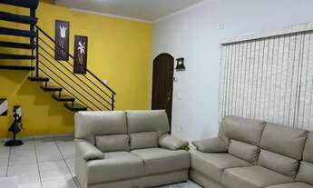 Imagem: Casa à venda por 750.000,00 no bairro Indaiá