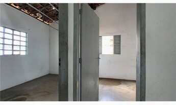 Imagem 2: Casa com 2/4 e 1 banheiro e grande quintal, à venda no Conjunto Residencial José Dubex Leã