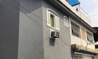 Imagem 2: Casa 2 quartos e área de lazer com piscina