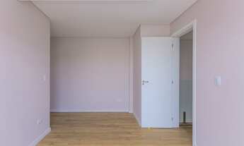 Imagem 2: Sobrado para venda possui 131 metros quadrados com 3 quartos em Santa Cândida - Curitiba