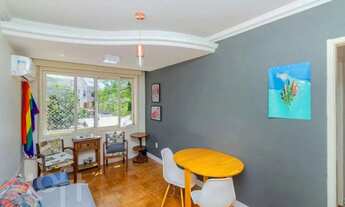 Imagem 2: Imóvel para venda possui 69 metros quadrados com 2 quartos em Medianeira - Porto Alegre