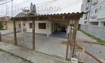 Imagem: Terreno à venda por R$ 900000.00, 450.00