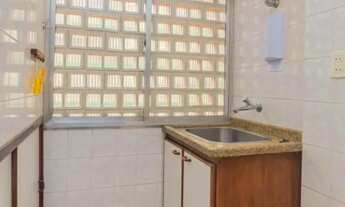 Imagem 7: Imóvel para venda tem 67 metros quadrados com 3 quartos em Petrópolis - Porto Alegre - RS