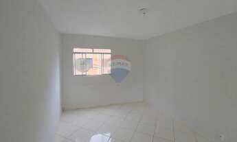 Imagem 7: Casa de 04 quartos , sendo uma suíte, 02 salas, 03 banheiros, 01 garagem grande no bairro