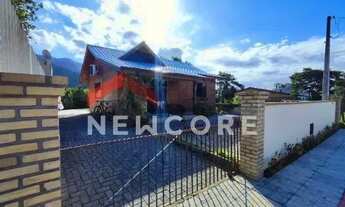 Imagem: Casa de condomínio em Rua Velho Leão do