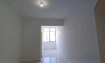 Imagem 3: Apartamento sala quarto - reformado - vista panorâmica - indevassável - banheira com hidro