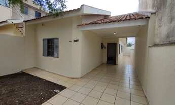 Imagem 2: Casa para alugar com 03 quartos com ótima localização no Jardim Catedral